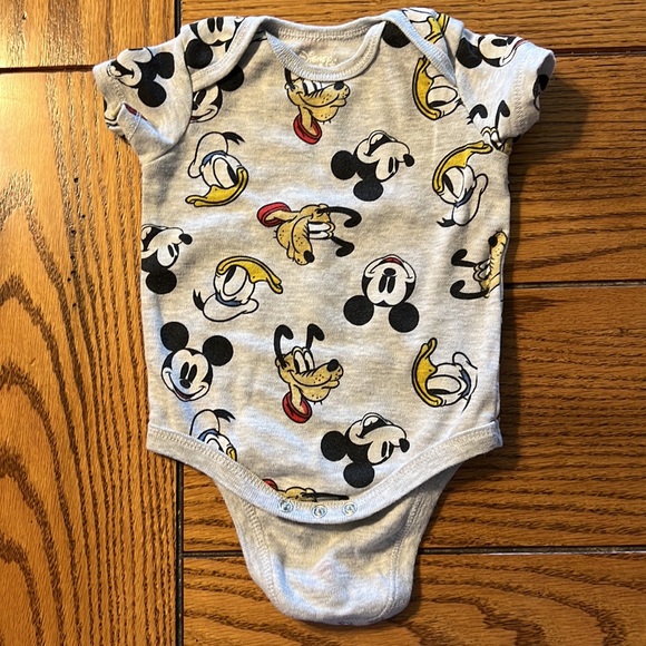 Disney Baby Mickey and friends onesie bundle - Picture 4 of 5